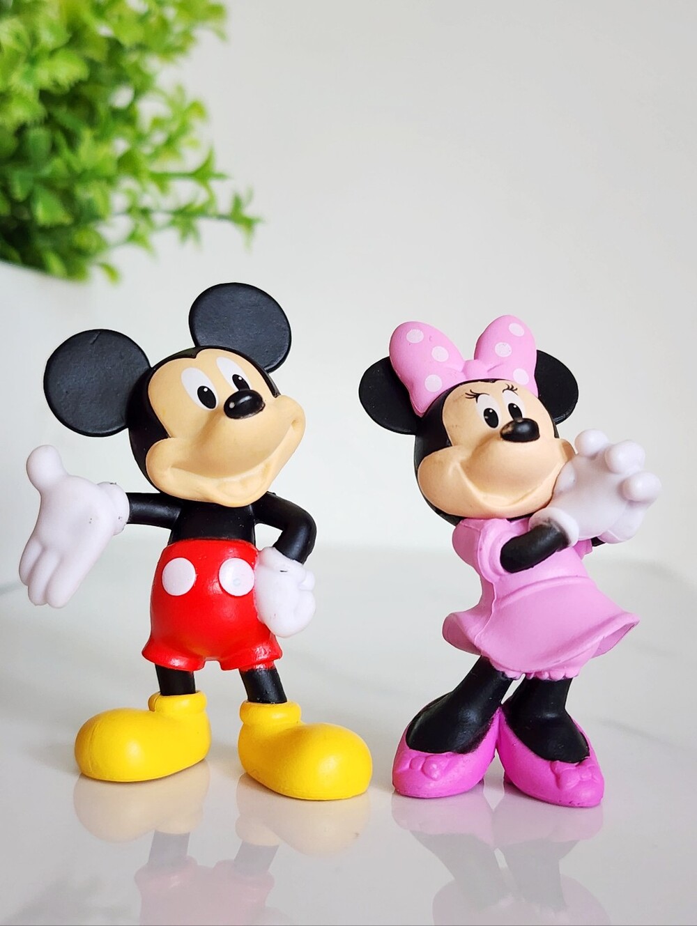 Disney JAKKS Pacific Mickey & Minnie Mouse 2" PVC Mini Figures Lot of 2